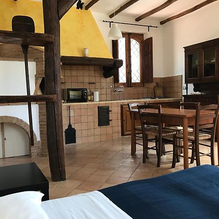 Villa Del Nespolo Fiumefreddo di Sicilia Exteriör bild