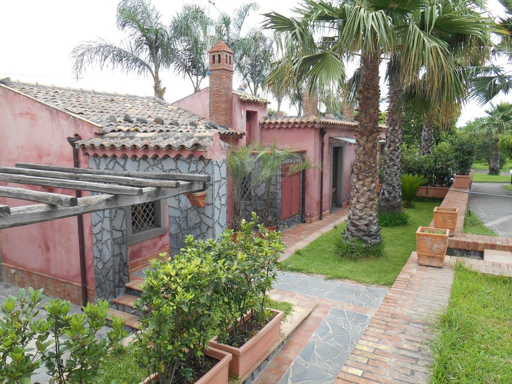 Villa Del Nespolo Fiumefreddo di Sicilia Rum bild