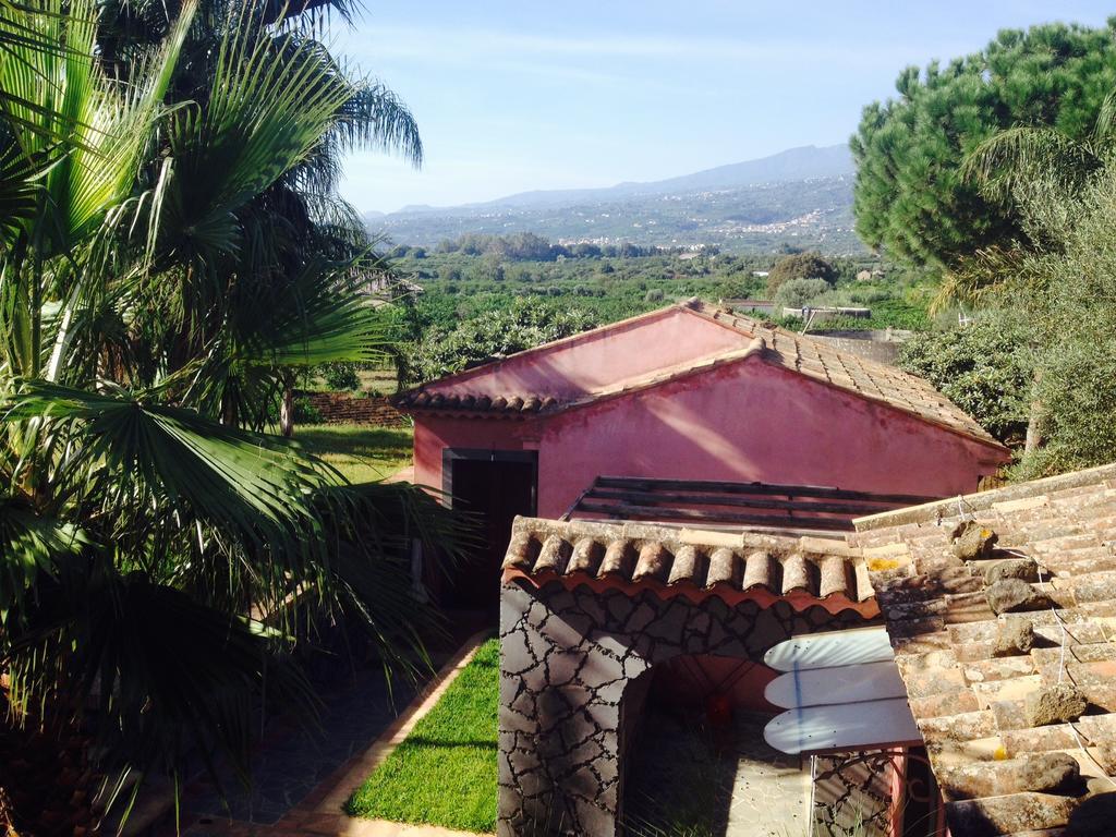 Villa Del Nespolo Fiumefreddo di Sicilia Exteriör bild
