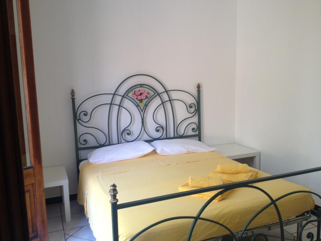 Villa Del Nespolo Fiumefreddo di Sicilia Exteriör bild
